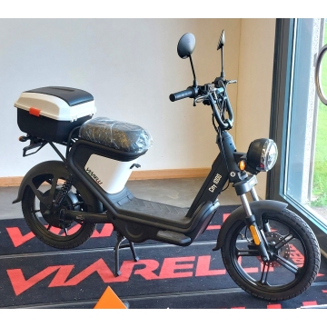 OUTLET Elmoped Viarelli City 1000 Svart Klass 2 + Toppbox