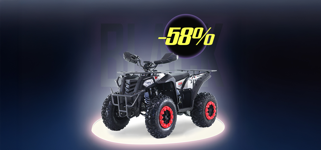 Stor ATV i actionfylld körning i terräng