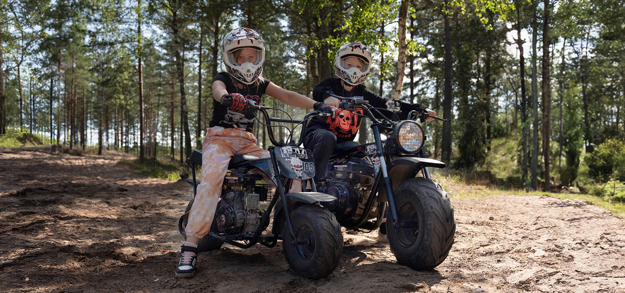 Modern elmoped p&aring; display i milj&ouml;